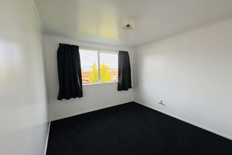 Photo of property in 43 Acacia Street, Kelvin Grove, Palmerston North, 4414