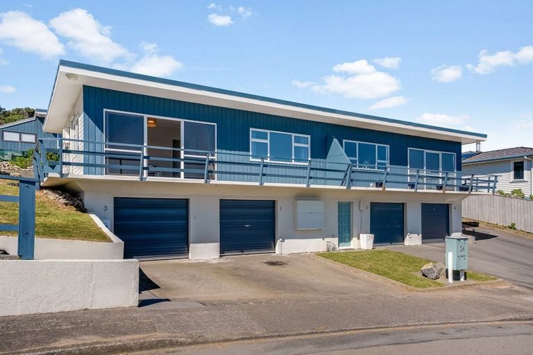 Photo of property in 1/24 Lambley Road, Titahi Bay, Porirua, 5022