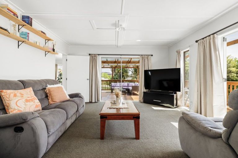 Photo of property in 85 Waikite Road, Welcome Bay, Tauranga, 3112