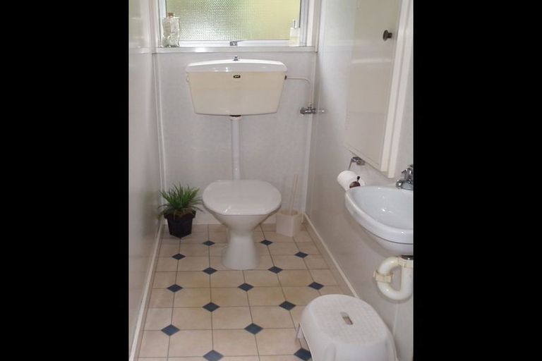 Photo of property in 16 Ure Street, South Hill, Oamaru, 9400