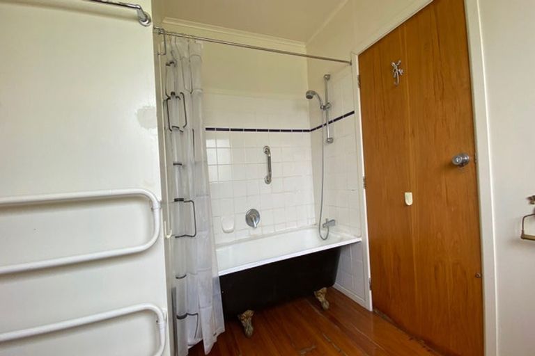 Photo of property in 184 Stapleford Crescent, Browns Bay, Auckland, 0630