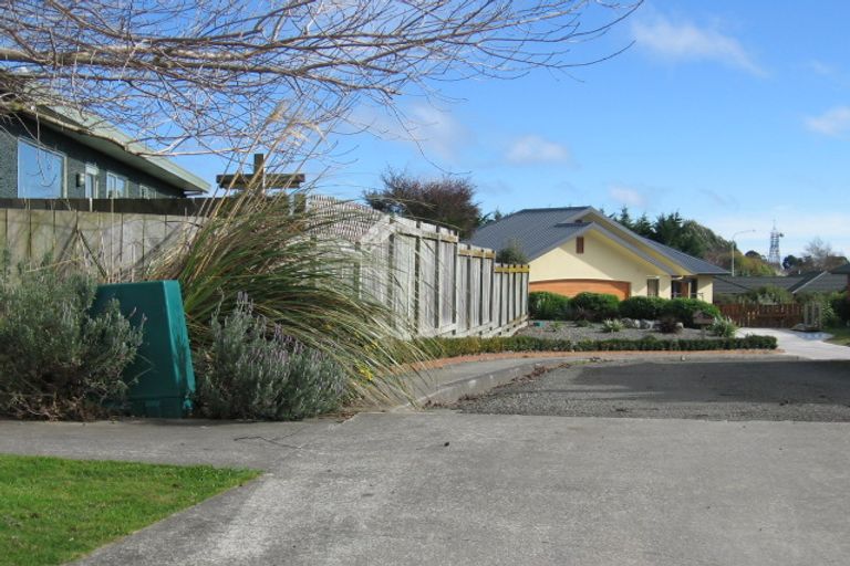 Photo of property in 15 Abby Road, Fitzherbert, Palmerston North, 4410