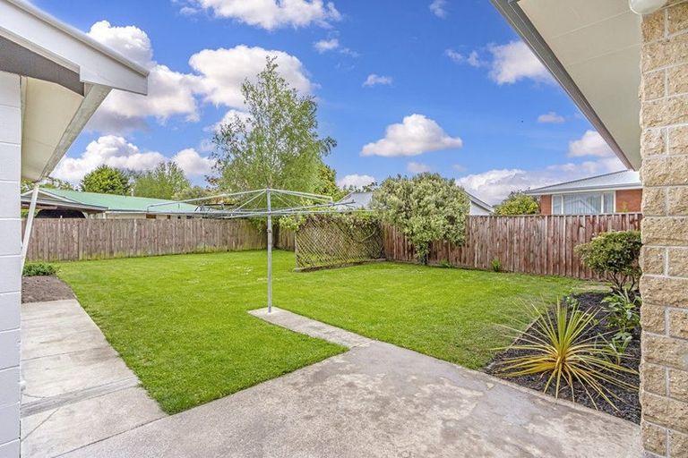 Photo of property in 53 Prestons Road, Redwood, Christchurch, 8051