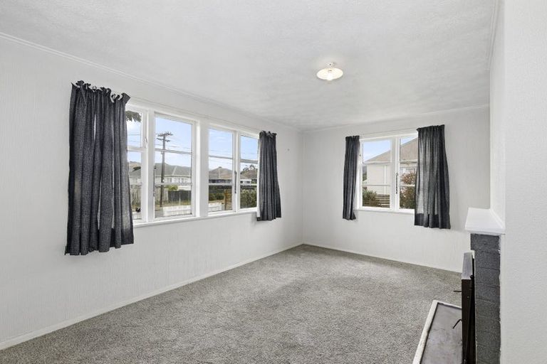 Photo of property in 8 Hughes Crescent, Taita, Lower Hutt, 5011