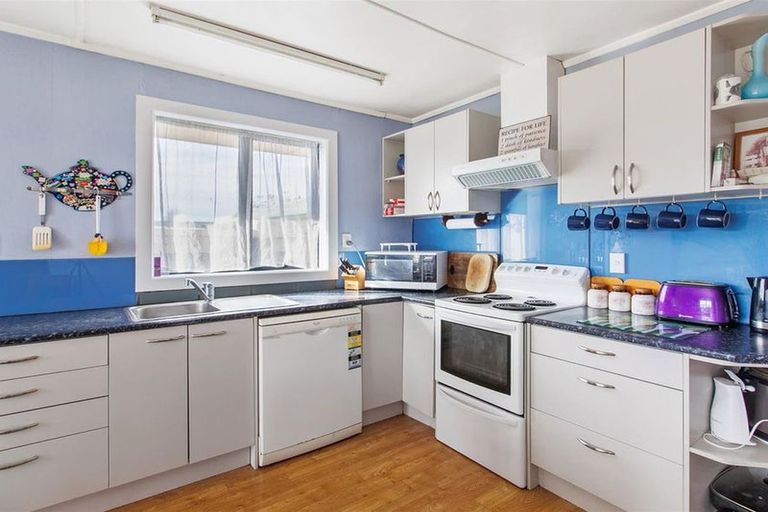 Photo of property in 8 Massey Street, Waimate, 7924