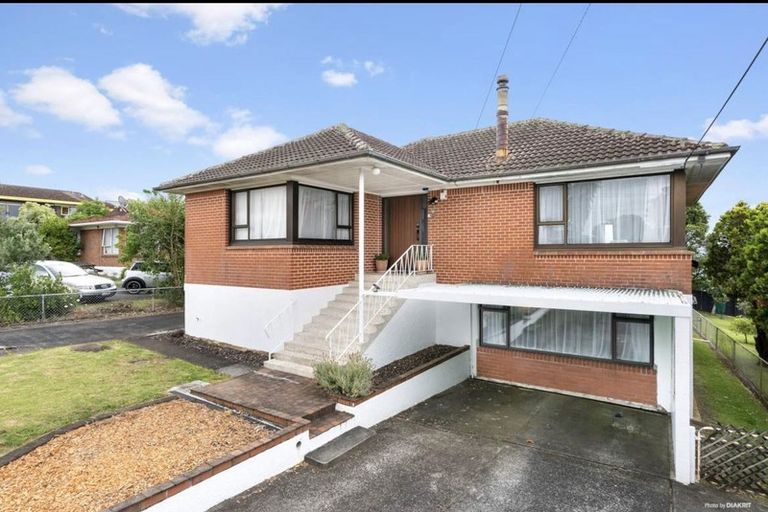 Photo of property in 18 Royal Road, Massey, Auckland, 0614