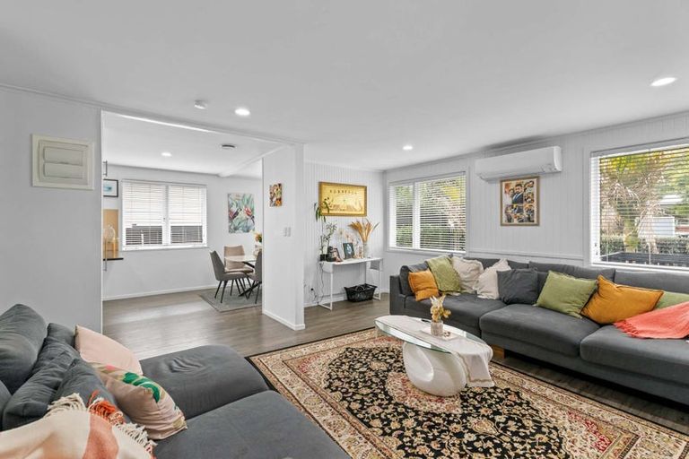 Photo of property in 9 Hillcrest Grove, Hillpark, Auckland, 2102