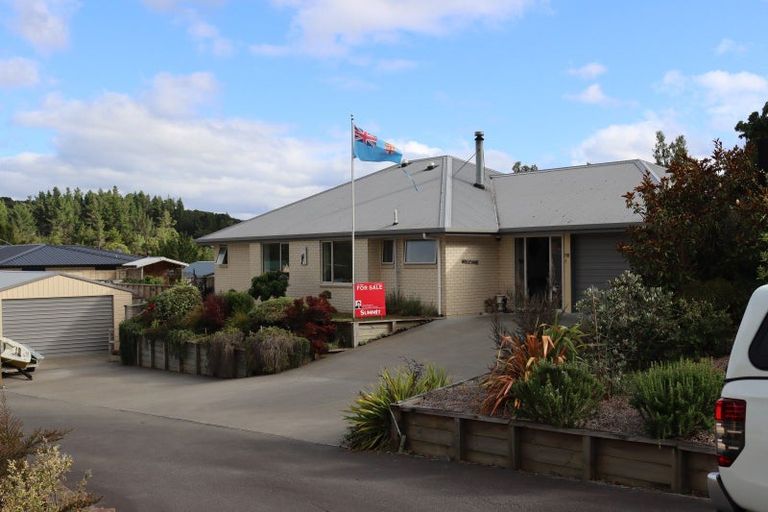 Photo of property in 118 Milton Terrace, Picton, 7220