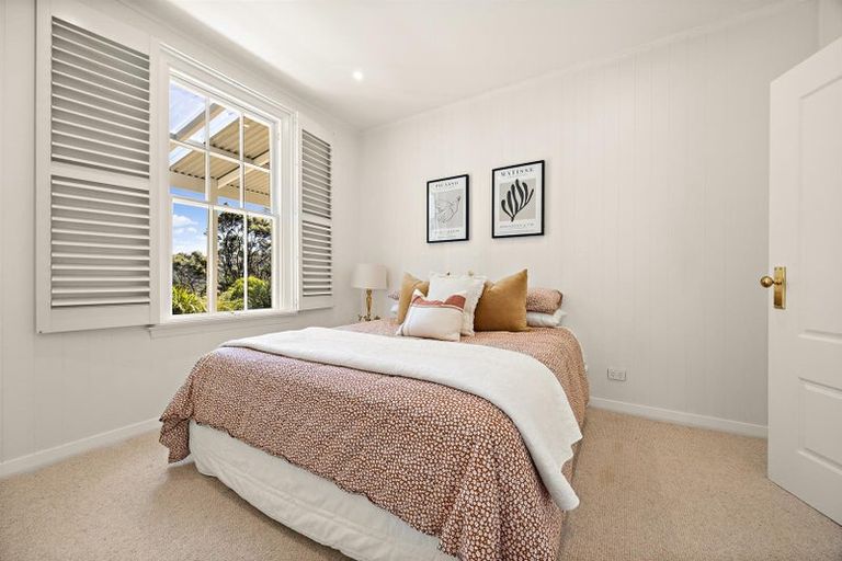 Photo of property in 1223 Old North Road, Helensville, 0875