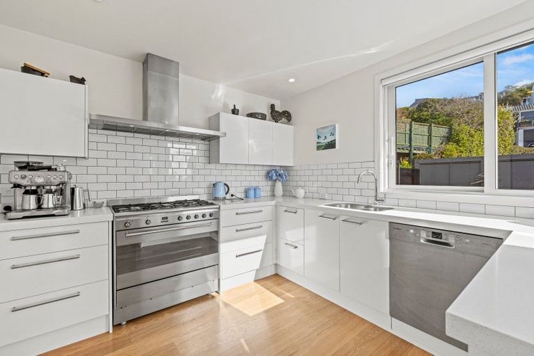 Photo of property in 21 Muritai Terrace, Mount Pleasant, Christchurch, 8081