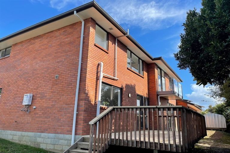 Photo of property in 8 Gordon Stanley Drive, Massey, Auckland, 0614