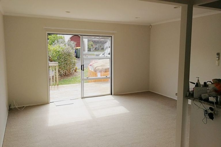 Photo of property in 9/26a Sunnynook Road, Sunnynook, Auckland, 0620
