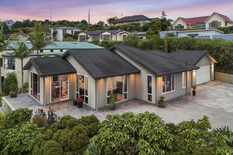 Photo of property in 6 Commodore Place, Britannia Heights, Nelson, 7010