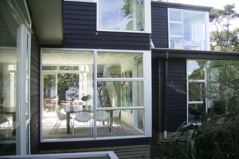 Photo of property in 53 Arapito Road, Titirangi, Auckland, 0604