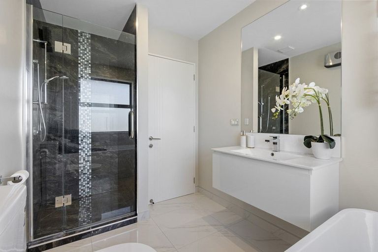 Photo of property in 18 Little Gem Road, Hornby, Christchurch, 8025