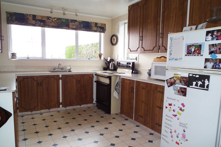 Photo of property in 16 Ure Street, South Hill, Oamaru, 9400