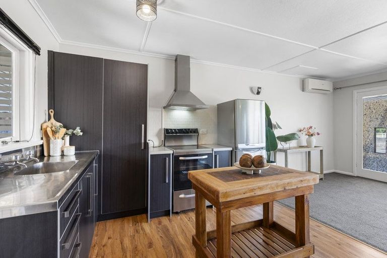 Photo of property in 35 Pukeko Place, Westshore, Napier, 4110