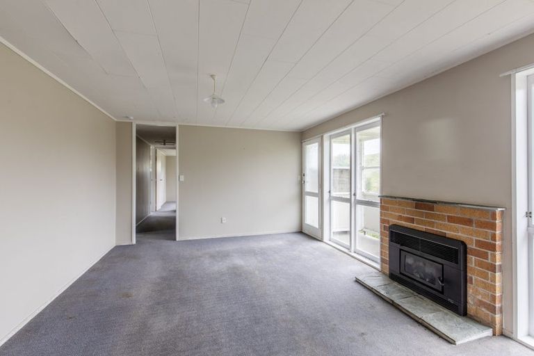 Photo of property in Ex Awariki School, 667 Mangahei Road, Te Uri, Dannevirke, 4973