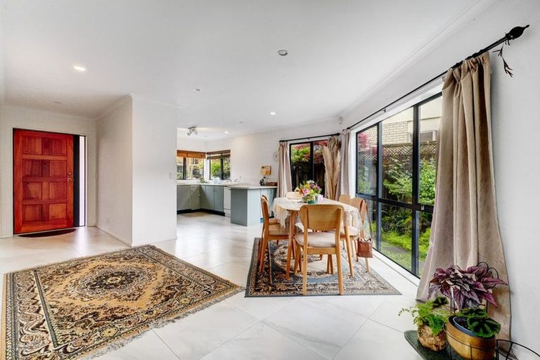 Photo of property in 45a Redoubt Road, Goodwood Heights, Auckland, 2105