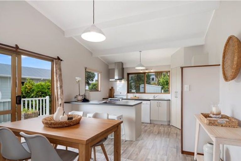 Photo of property in 15 Lorna Place, Brookfield, Tauranga, 3110