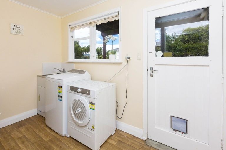 Photo of property in 27 Sunnyview Drive, Brown Owl, Upper Hutt, 5018