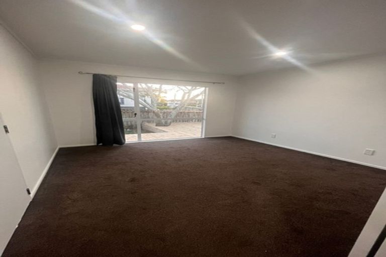 Photo of property in 1/42 Pomaria Road, Henderson, Auckland, 0610