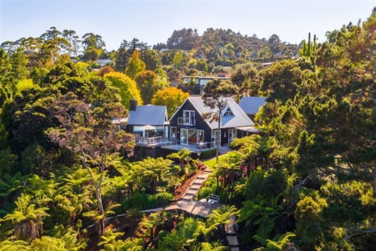 Photo of property in 41 Chatham Avenue, Paremoremo, Auckland, 0632