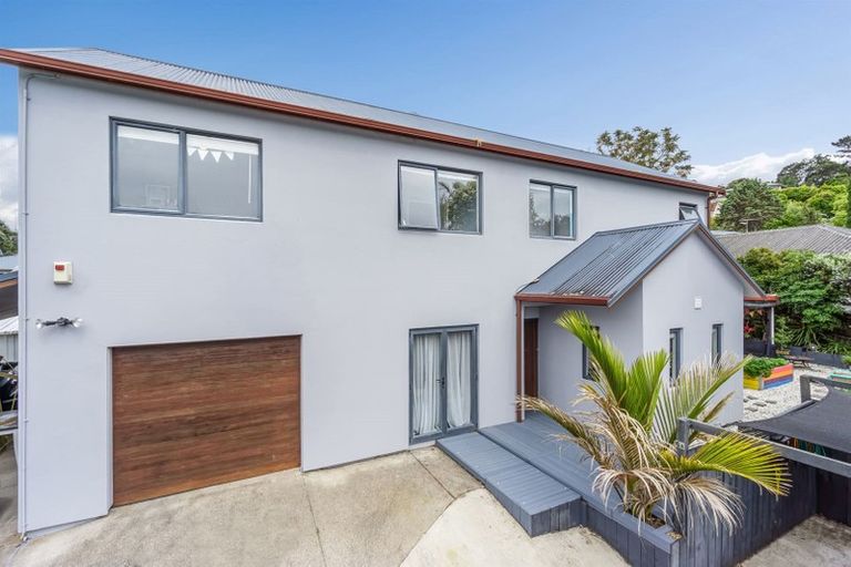 Photo of property in 6a Tallington Crescent, Torbay, Auckland, 0630