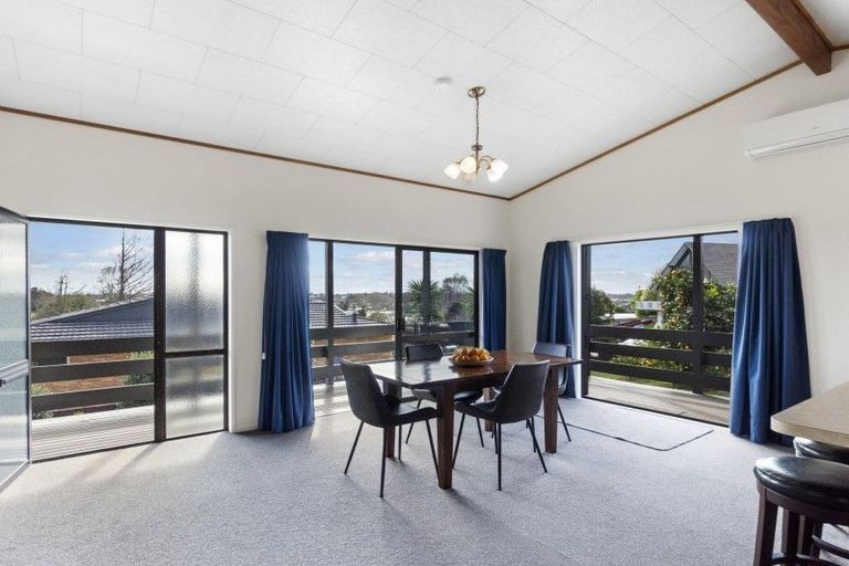 Photo of property in 39 Russleigh Drive, Dinsdale, Hamilton, 3204