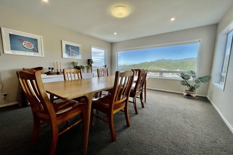 Photo of property in 17 Bay Lair Grove, Island Bay, Wellington, 6023