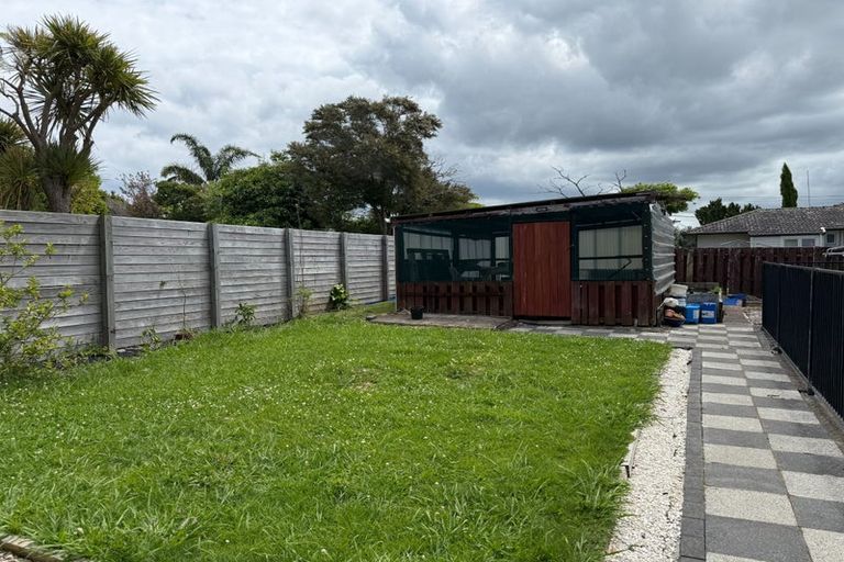 Photo of property in 12 Spence Road, Henderson, Auckland, 0612