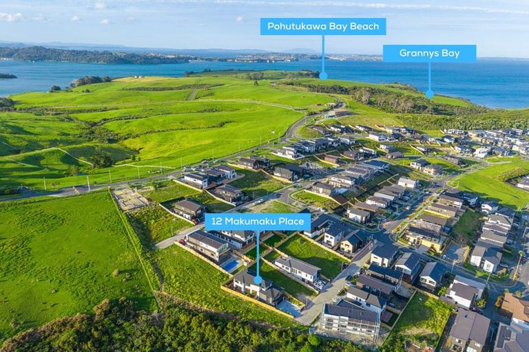 Photo of property in 12 Makumaku Place, Long Bay, Auckland, 0630