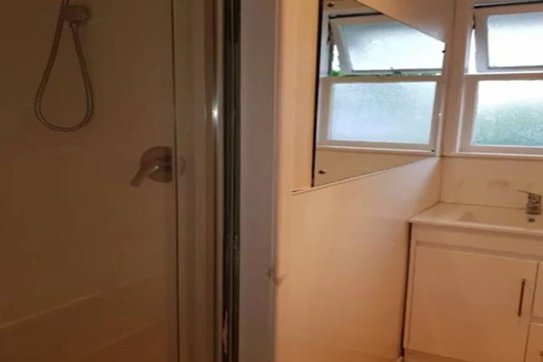 Photo of property in 2/19 Ti Rakau Drive, Pakuranga, Auckland, 2010