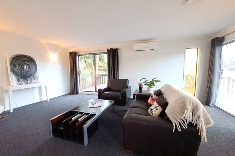 Photo of property in 12 Wilkinson Way, Browns Bay, Auckland, 0630