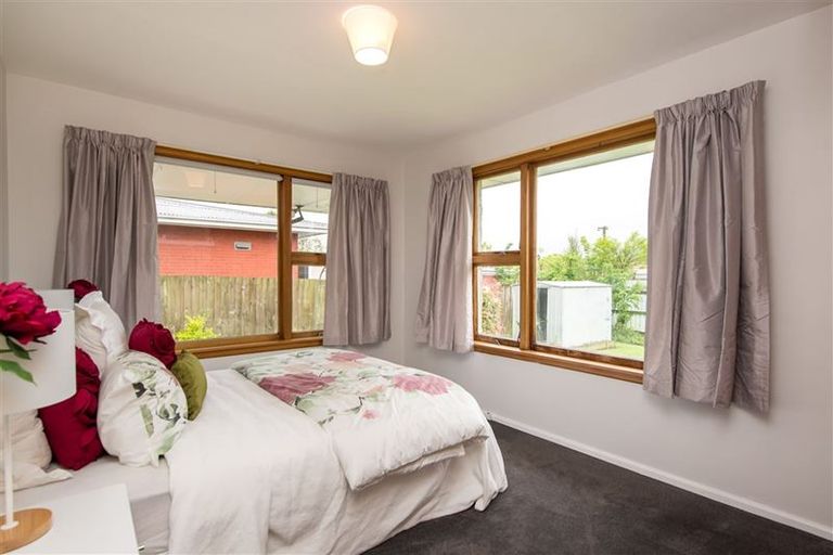 Photo of property in 2/266 Main North Road, Redwood, Christchurch, 8051