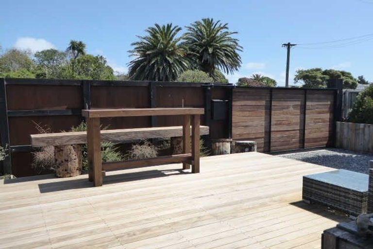 Photo of property in 341 Estuary Road, South New Brighton, Christchurch, 8062