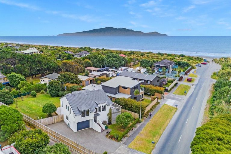 Photo of property in 279 Peka Peka Road, Peka Peka, Waikanae, 5391