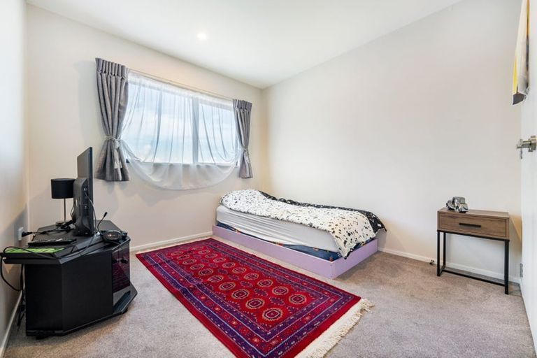 Photo of property in 47d Bruce Mclaren Road, Henderson, Auckland, 0612