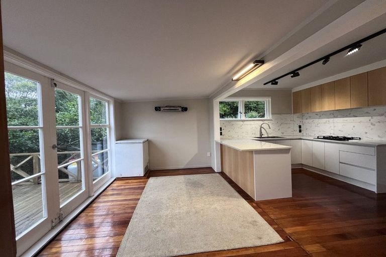 Photo of property in 552 Swanson Road, Ranui, Auckland, 0612