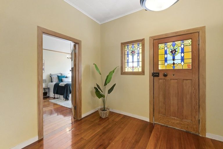 Photo of property in 1 Winslow Place, Levin, 5510