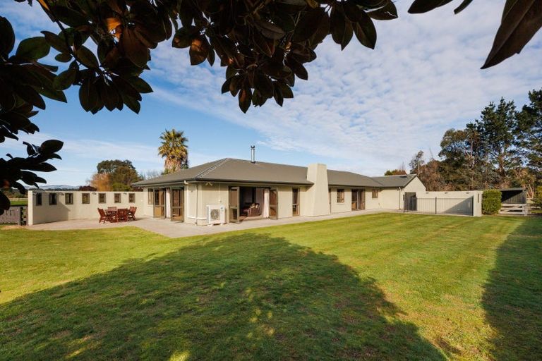Photo of property in 408 Aranui Road, Kairanga, Palmerston North, 4475