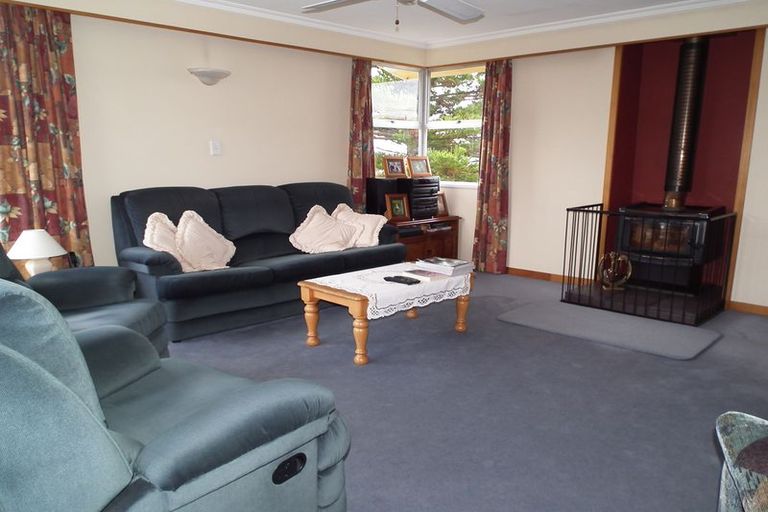 Photo of property in 16 Ure Street, South Hill, Oamaru, 9400