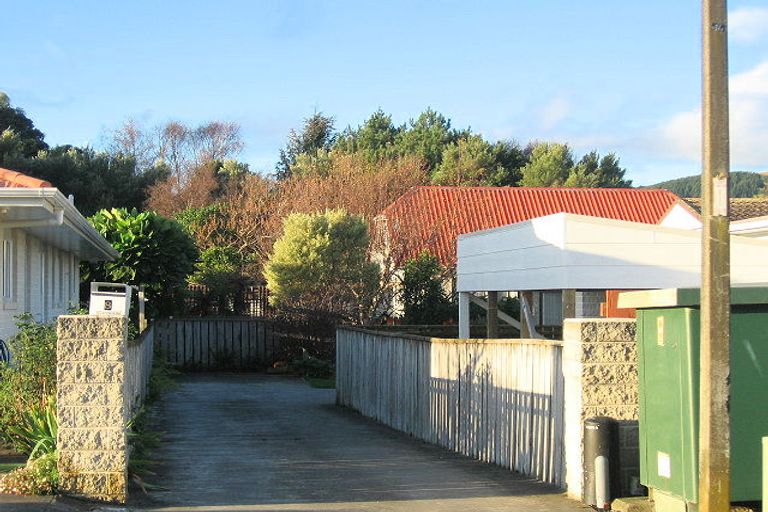 Photo of property in 8 Hardham Avenue, Paraparaumu, 5032