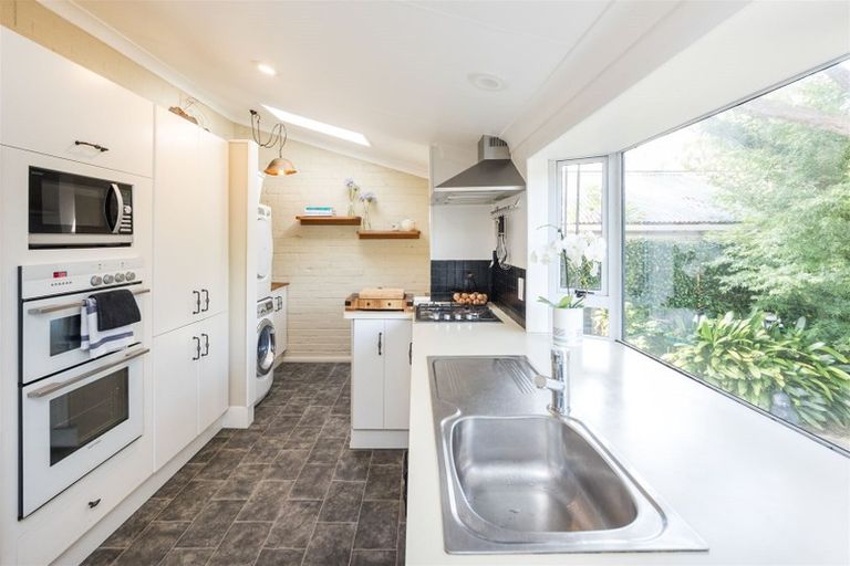 Photo of property in 10 Milverton Avenue, Hokowhitu, Palmerston North, 4410