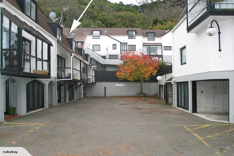 Photo of property in 18/10 Pitarua Street, Thorndon, Wellington, 6011