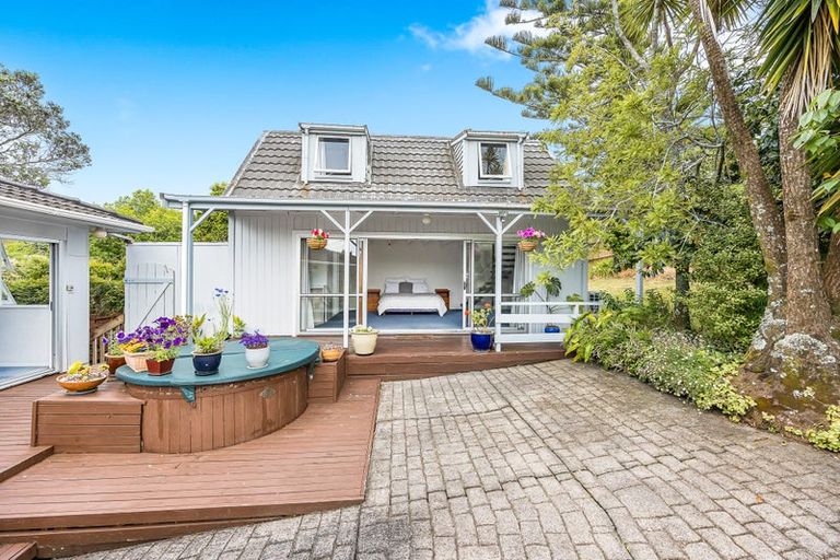 Photo of property in 156 Godley Road, Titirangi, Auckland, 0604