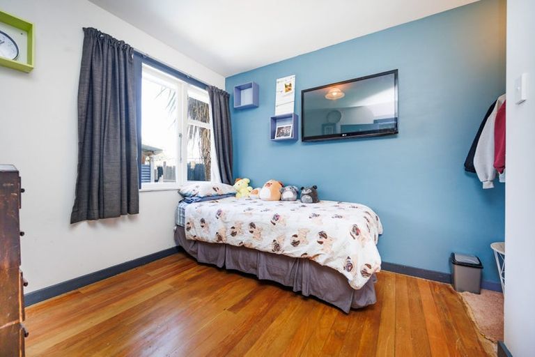 Photo of property in 18 Somerset Crescent, Highbury, Palmerston North, 4412