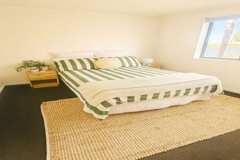 Photo of property in 94a Brightside Road, Stanmore Bay, Whangaparaoa, 0932