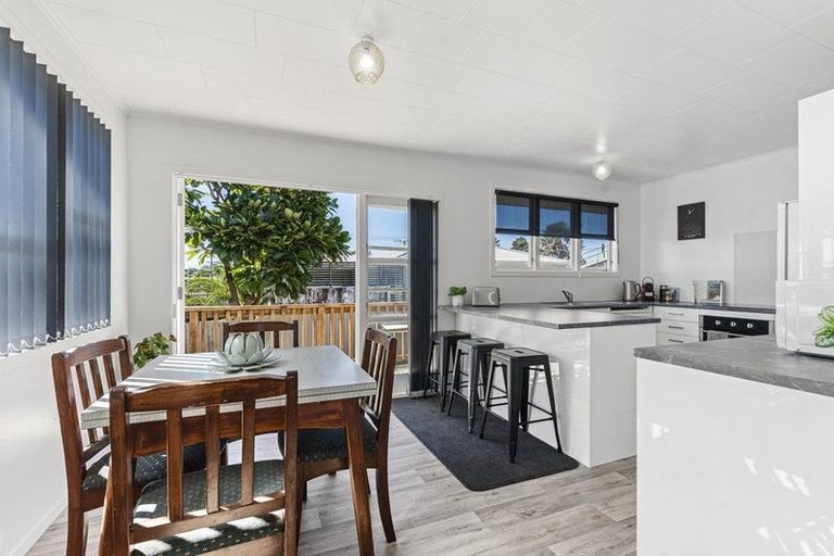 Photo of property in 21 Battiscombe Terrace, Waitara, 4320