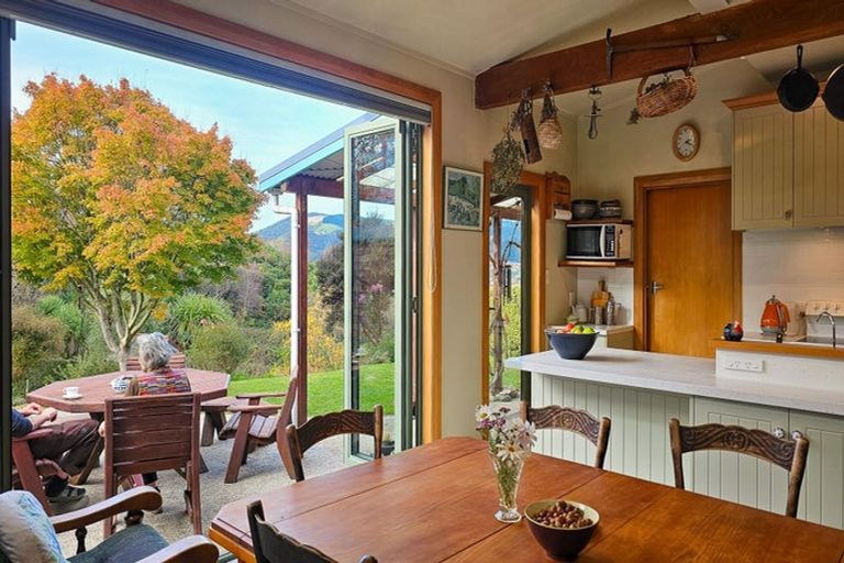 Photo of property in 172 Gladstone Road, Dalmore, Dunedin, 9010